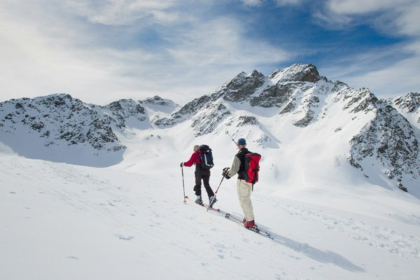 Quels sont les conseils pour une randonnée dans les montagnes de la Cordillère Blanche, Pérou?